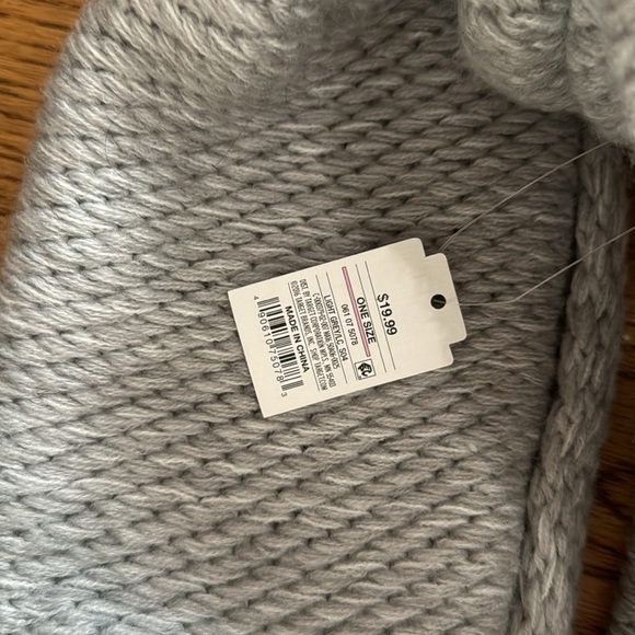 NWT Merona large thick gray scarf - Picture 2 of 3